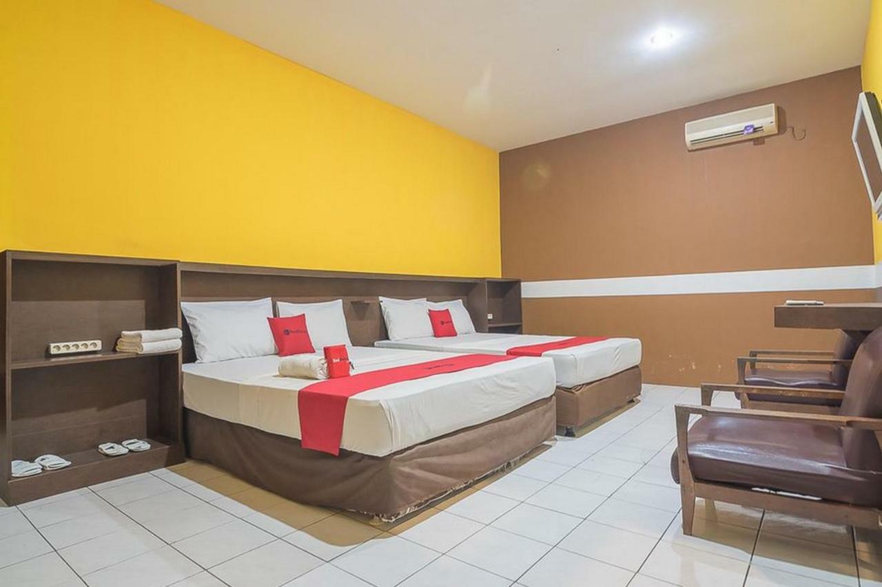 Hotel Reddoorz Near Alun Alun Subang Exterior foto