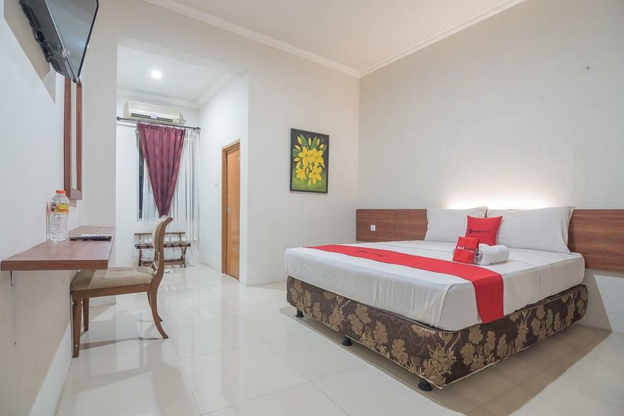Hotel Reddoorz Near Alun Alun Subang Exterior foto
